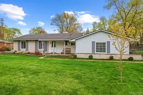 31741 W 13 Mile Rd, Farmington Hills, MI 48334
