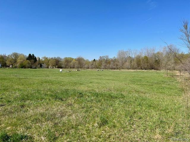 720 E Race St, Leslie, MI 49251