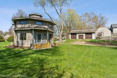 146 W Orchard St, Perry, MI 48872