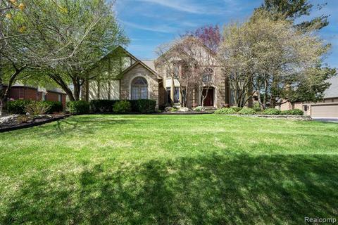 1020 Stony Pointe Blvd, Rochester, MI 48307
