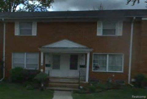 6907 Town Ln, Dearborn Heights, MI 48127