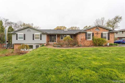 3644 Burning Tree Dr, Bloomfield Hills, MI 48302