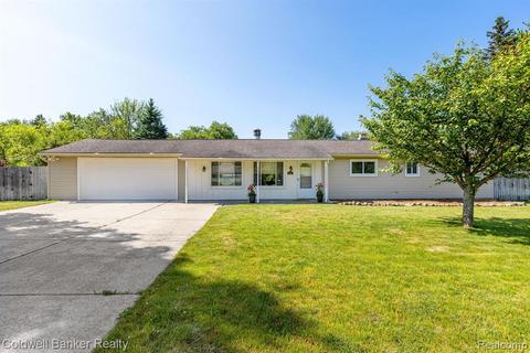 4595 Pelton Rd, Clarkston, MI 48346