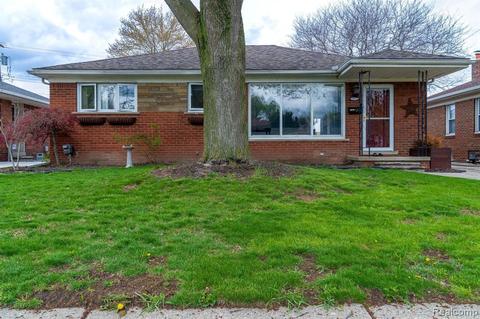 19621 Elizabeth St, Saint Clair Shores, MI 48080