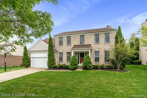 1886 Ring Neck Dr, Rochester, MI 48307