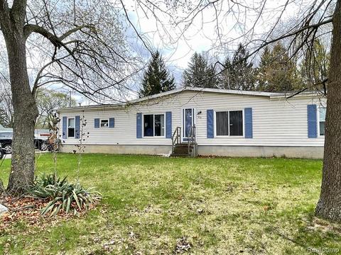 425 Allen St, Clio, MI 48420