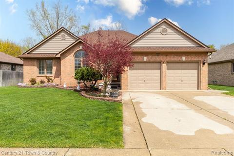 16869 Rose Pointe Dr, Macomb, MI 48044