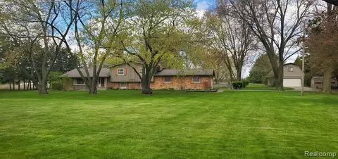 8390 Calkins Rd, Flint, MI 48532