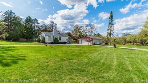 36760 W 13 Mile Rd, Farmington Hills, MI 48331