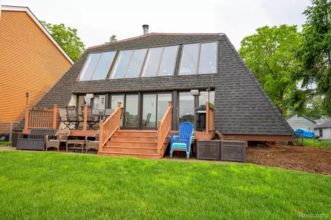 7030 Tuttle, Waterford, MI 48329