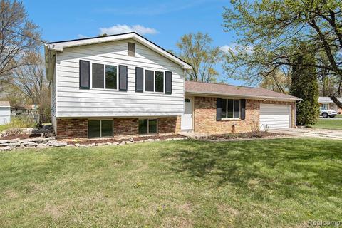 7009 Perry Rd, Grand Blanc, MI 48439