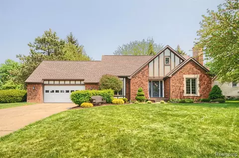2339 Venezia Dr, Davison, MI 48423