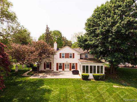 19603 Parke Ln, Grosse Ile, MI 48138