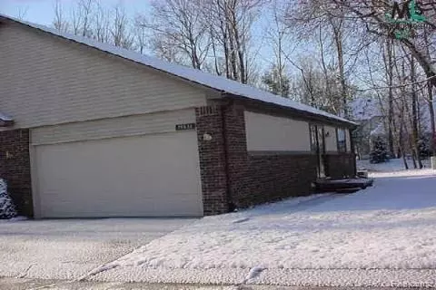 20563 Brandonwood Dr, Clinton Township, MI 48038