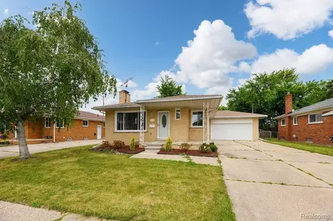 18103 Lister Ave N, Eastpointe, MI 48021