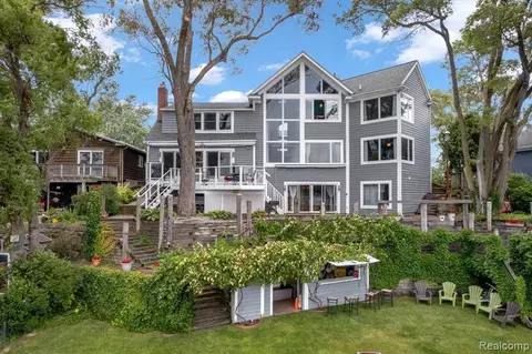 130 Highland Ave, Lake Orion, MI 48362