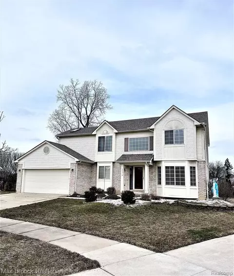 44914 Fox Pointe Dr, Canton, MI 48187 photo 1