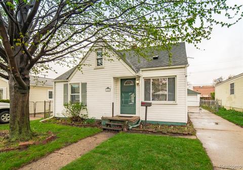 17429 Roseville Blvd, Roseville, MI 48066