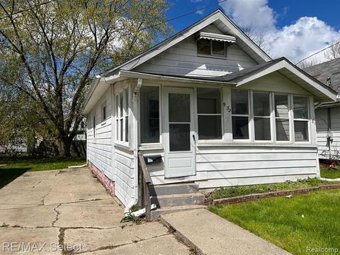 932 Hughes Ave, Flint, MI 48503