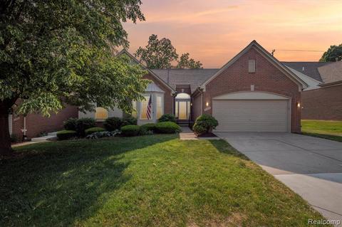 1122 Churchill Cir, Rochester, MI 48307
