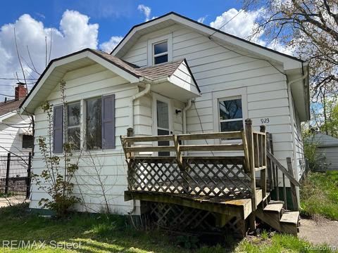 923 Stocker Ave, Flint, MI 48503