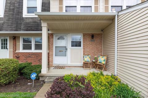 5159 Buckingham Pl, Troy, MI 48098 photo 1