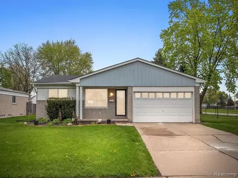 37010 Calka Dr, Sterling Heights, MI 48310
