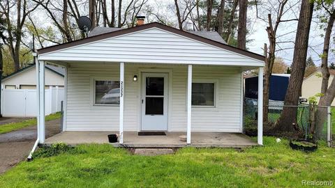 21227 Rensselaer St, Farmington Hills, MI 48336