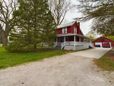 3247 Hospers St, Grand Blanc, MI 48439