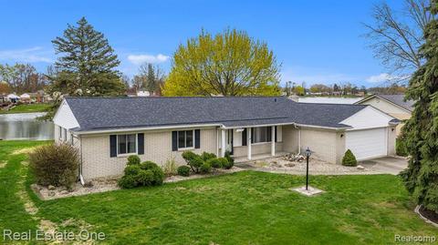 6356 Sandshores Dr, Troy, MI 48085
