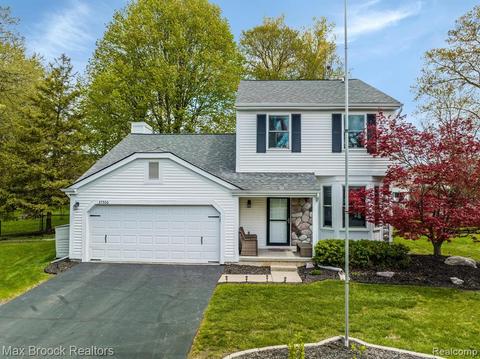 37506 Robinson Ct, Westland, MI 48186