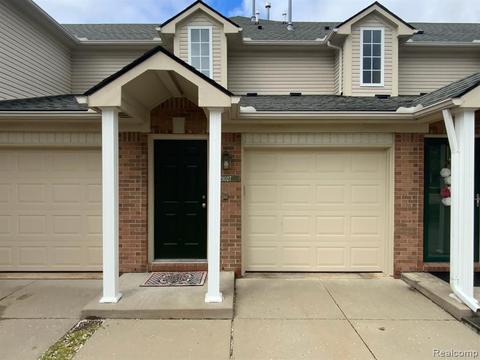 21027 Cooper Dr, Macomb, MI 48044