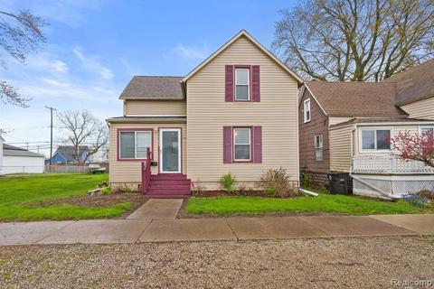 18253 Riverview St, Riverview, MI 48193