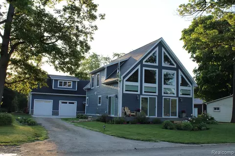 13436 N Lake Rd, Dexter, MI 48137