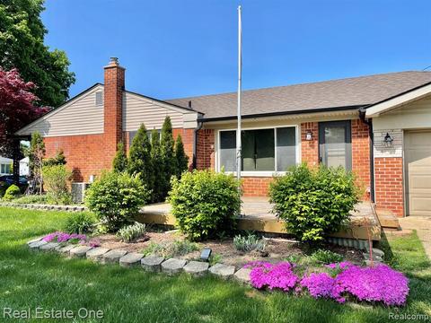 14841 Peck Dr, Warren, MI 48088