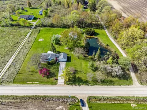 13081 Hough Rd, Memphis, MI 48041