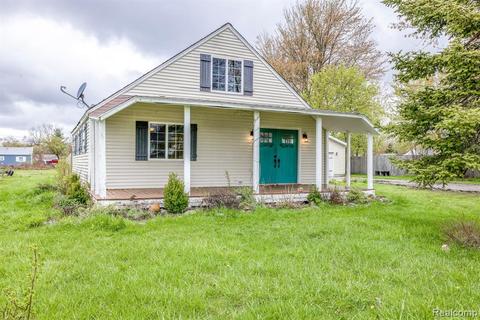 1361 Allen Rd, Kimball, MI 48074