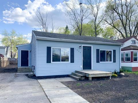1458 Donovan St, Burton, MI 48529
