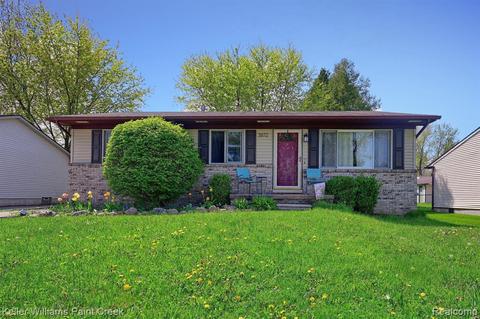 3872 Dearborn Ave, Rochester Hills, MI 48309