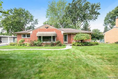 5907 Rosetta St, Dearborn Heights, MI 48127