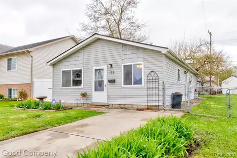 125 W Milton Ave, Hazel Park, MI 48030