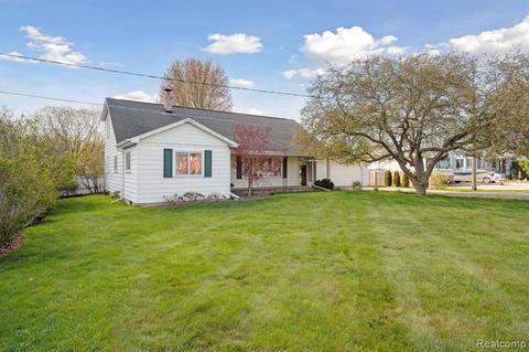 11307 Irish Rd, Otisville, MI 48463