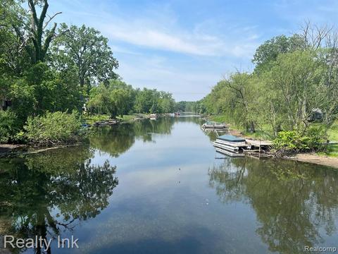 Vl Riverside Drive, Brighton, MI 48116