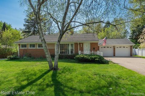 129 Texas Ave, Rochester Hills, MI 48309