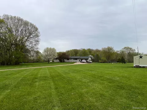 16504 Whispering Meadows Dr, Unadilla, MI 49285