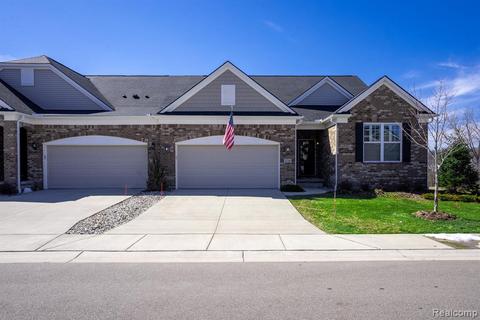 2290 Monte Vis, Lake Orion, MI 48360