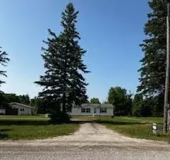 5649 Harrington Rd, Croswell, MI 48422
