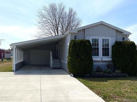 5669 Hidden Cove Ln, Kimball, MI 48074