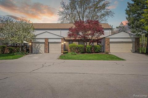 1104 Willow Grv, Rochester Hills, MI 48307