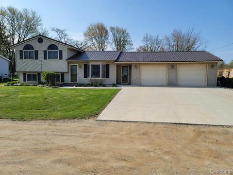 1200 Doris St, Mount Morris, MI 48458